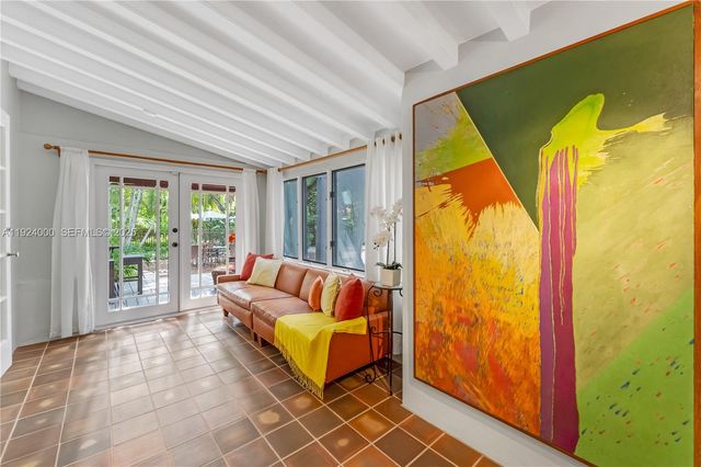 492 NE 55th St, Miami, FL 33137