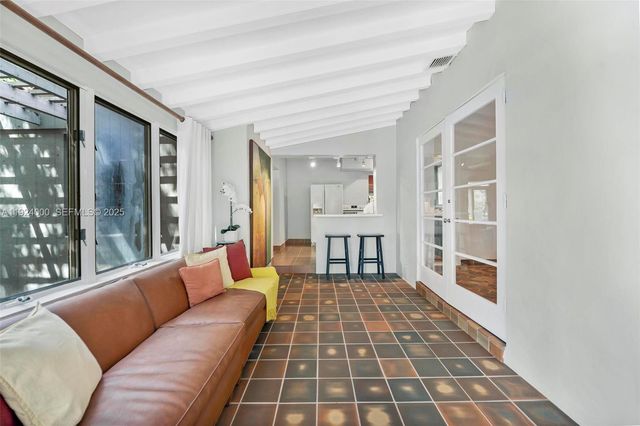 492 NE 55th St, Miami, FL 33137