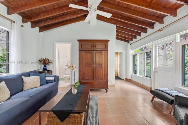 492 NE 55th St, Miami, FL 33137