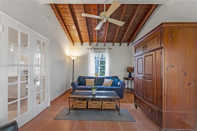 492 NE 55th St, Miami, FL 33137