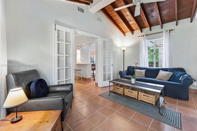 492 NE 55th St, Miami, FL 33137