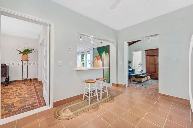 492 NE 55th St, Miami, FL 33137