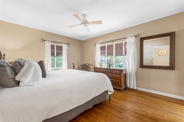 492 NE 55th St, Miami, FL 33137