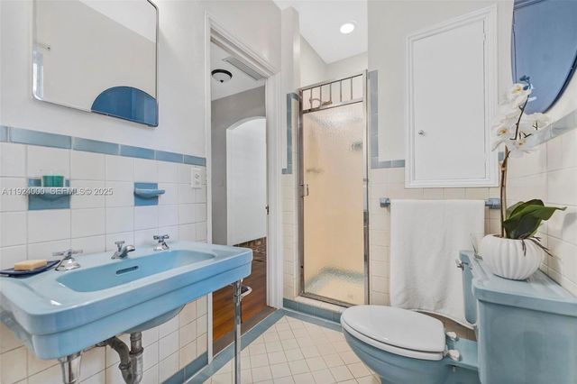 492 NE 55th St, Miami, FL 33137