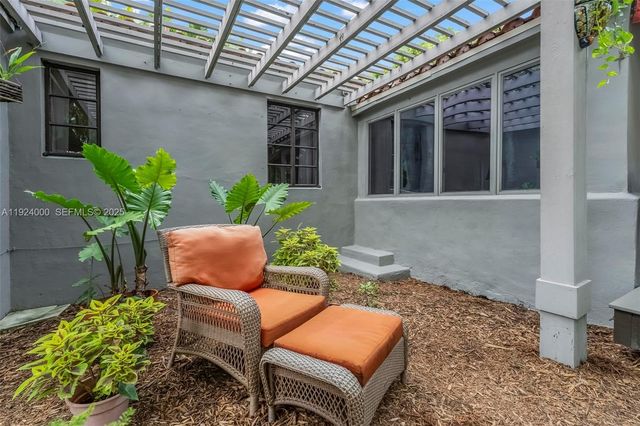 492 NE 55th St, Miami, FL 33137