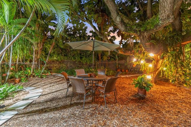 492 NE 55th St, Miami, FL 33137