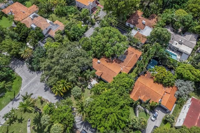 492 NE 55th St, Miami, FL 33137