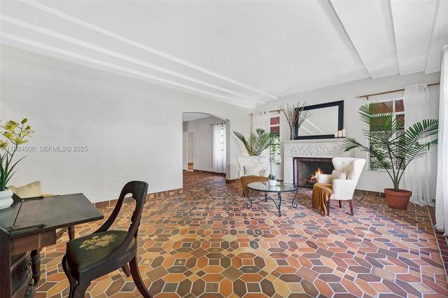 492 NE 55th St, Miami, FL 33137