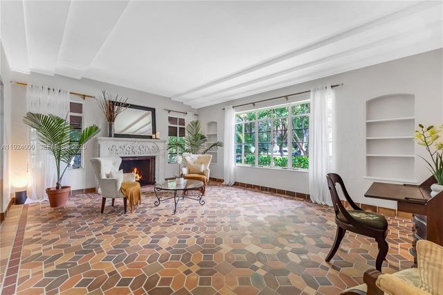 492 NE 55th St, Miami, FL 33137