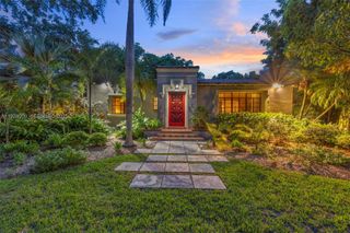 492 NE 55th St, Miami, FL 33137