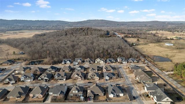 3083 E Royal Drive, Fayetteville, AR 72701