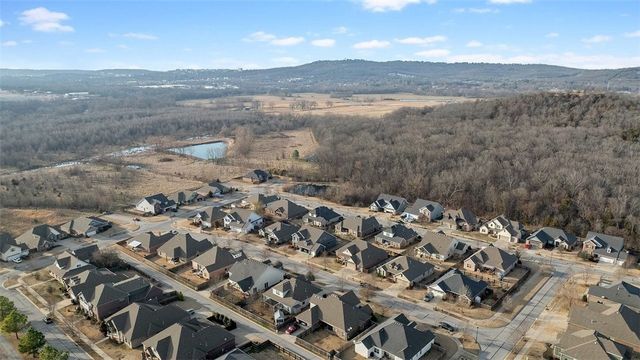 3083 E Royal Drive, Fayetteville, AR 72701