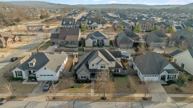 3083 E Royal Drive, Fayetteville, AR 72701