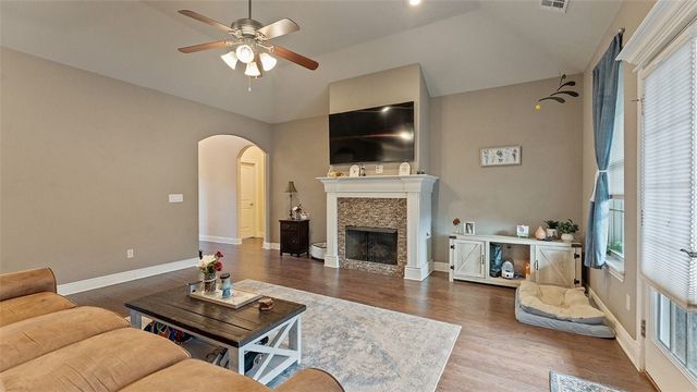 3083 E Royal Drive, Fayetteville, AR 72701