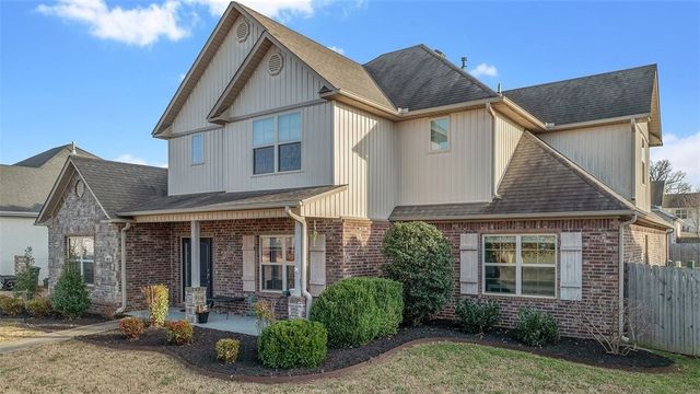 3083 E Royal Drive, Fayetteville, AR 72701