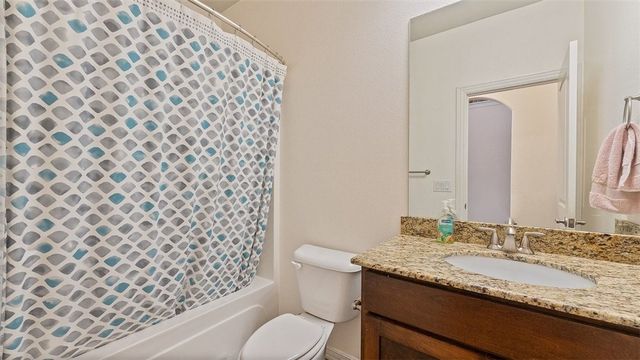 3083 E Royal Drive, Fayetteville, AR 72701