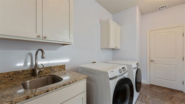 3083 E Royal Drive, Fayetteville, AR 72701