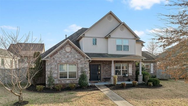 3083 E Royal Drive, Fayetteville, AR 72701