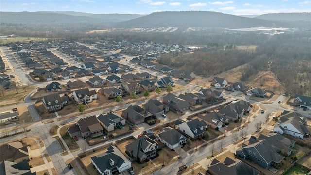 3083 E Royal Drive, Fayetteville, AR 72701