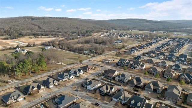 3083 E Royal Drive, Fayetteville, AR 72701