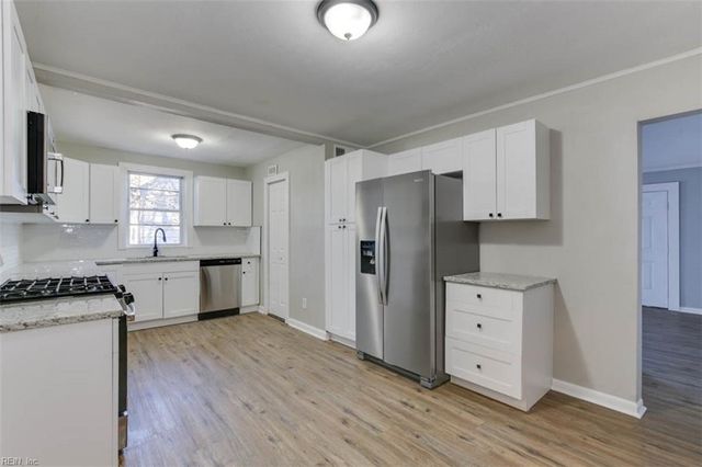 1605 Rolfe PL, Newport News, VA 23607