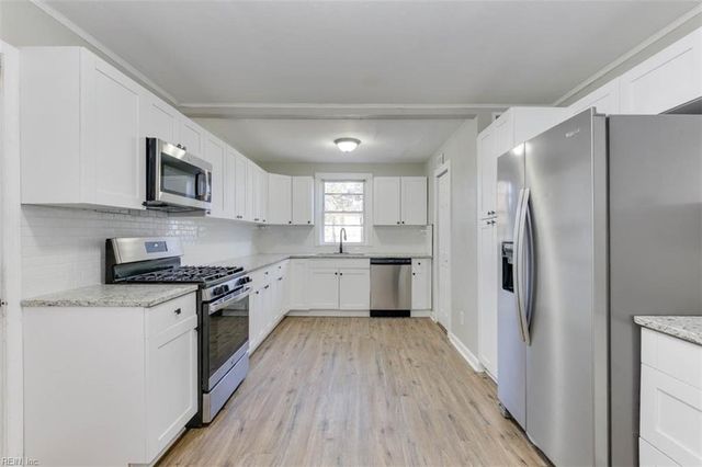 1605 Rolfe PL, Newport News, VA 23607