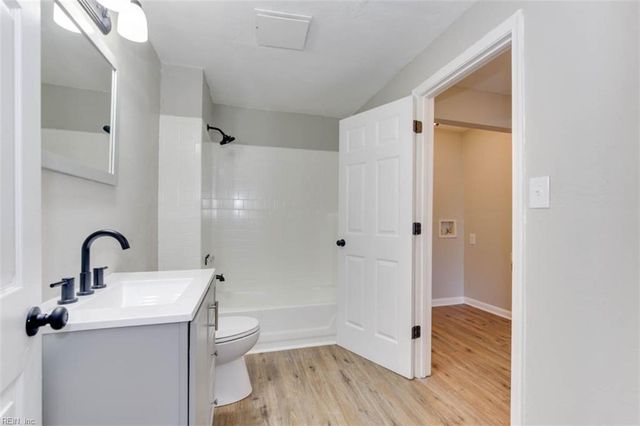 1605 Rolfe PL, Newport News, VA 23607