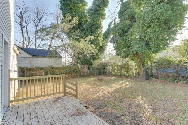 1605 Rolfe PL, Newport News, VA 23607