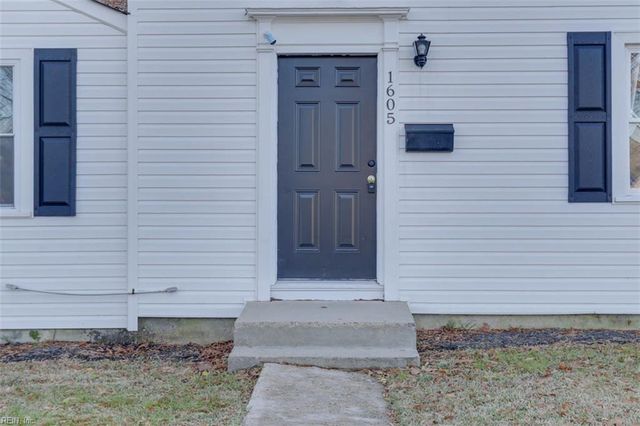 1605 Rolfe PL, Newport News, VA 23607