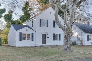 1605 Rolfe PL, Newport News, VA 23607
