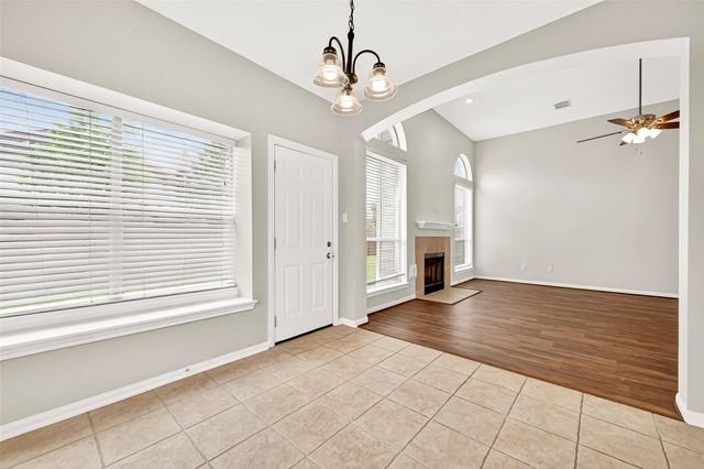 3823 Aerial Brook Trail, Fresno, TX 77545