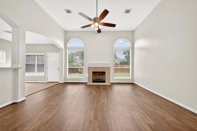 3823 Aerial Brook Trail, Fresno, TX 77545