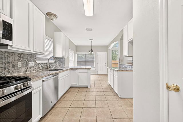 3823 Aerial Brook Trail, Fresno, TX 77545