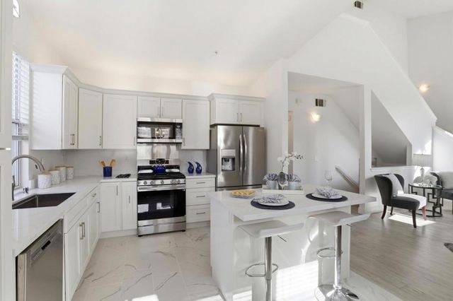 558 Manhattan Place, San Jose, CA 95136