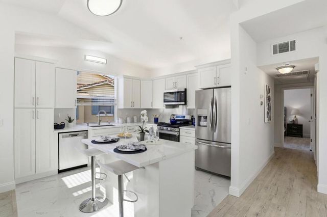 558 Manhattan Place, San Jose, CA 95136