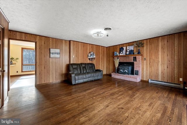 1365 E BLOOMERY PIKE, Bloomery, WV 26817