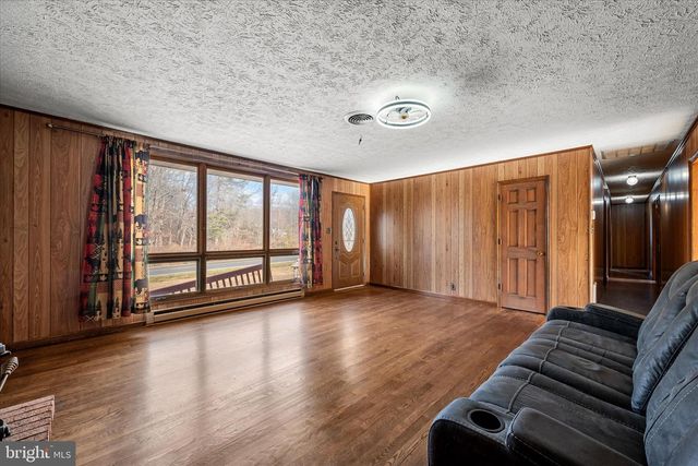 1365 E BLOOMERY PIKE, Bloomery, WV 26817