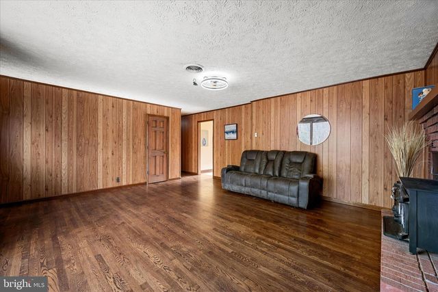 1365 E BLOOMERY PIKE, Bloomery, WV 26817