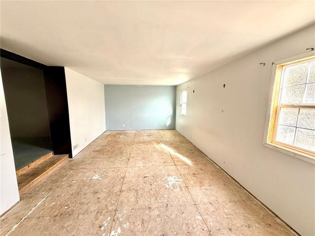 2825 S 23RD Street, St Joseph, MO 64503