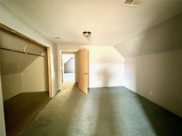 2825 S 23RD Street, St Joseph, MO 64503