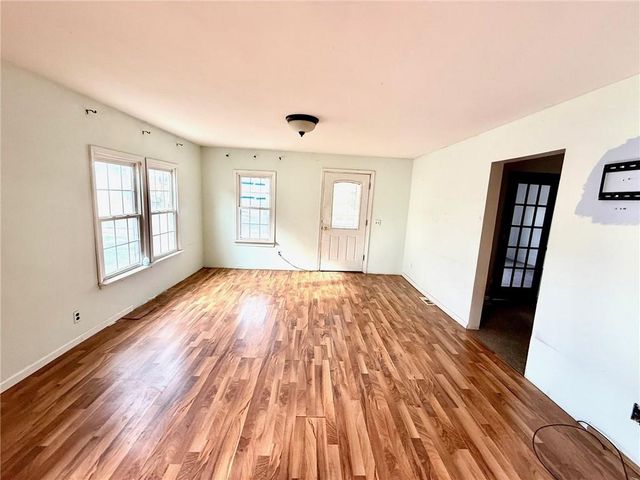 2825 S 23RD Street, St Joseph, MO 64503