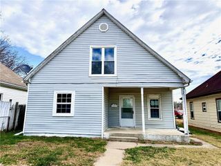 2825 S 23RD Street, St Joseph, MO 64503