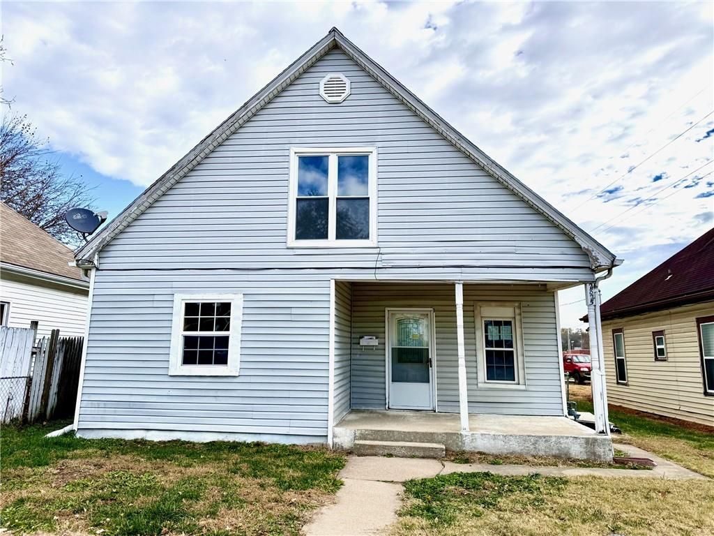 2825 S 23RD Street, St Joseph, MO 64503