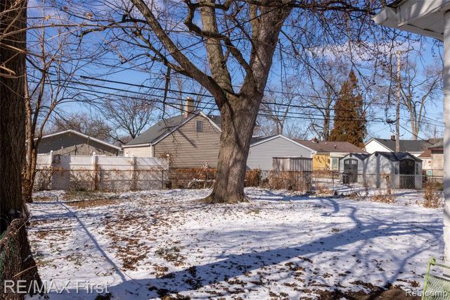 26721 Barrington Street, Madison Heights, MI 48071