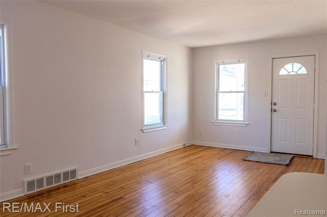 26721 Barrington Street, Madison Heights, MI 48071