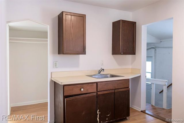 26721 Barrington Street, Madison Heights, MI 48071