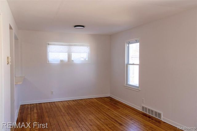 26721 Barrington Street, Madison Heights, MI 48071