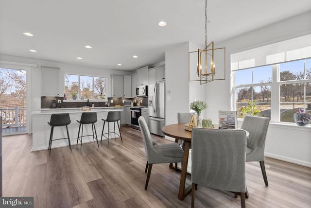 402 VALEVIEW LN, Millersville, MD 21108