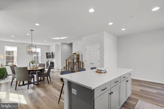 402 VALEVIEW LN, Millersville, MD 21108