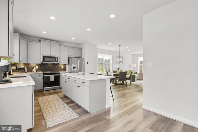 402 VALEVIEW LN, Millersville, MD 21108